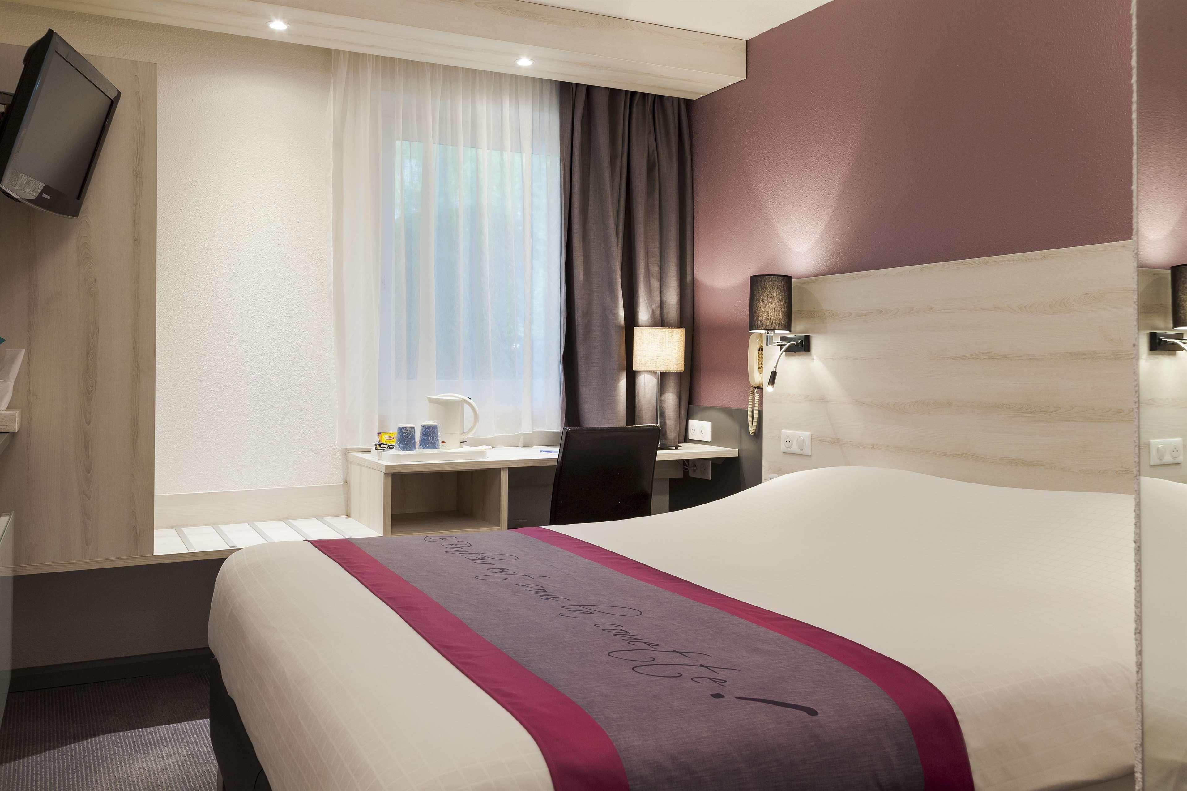 Kyriad Lille Est - Villeneuve D'Ascq Zewnętrze zdjęcie